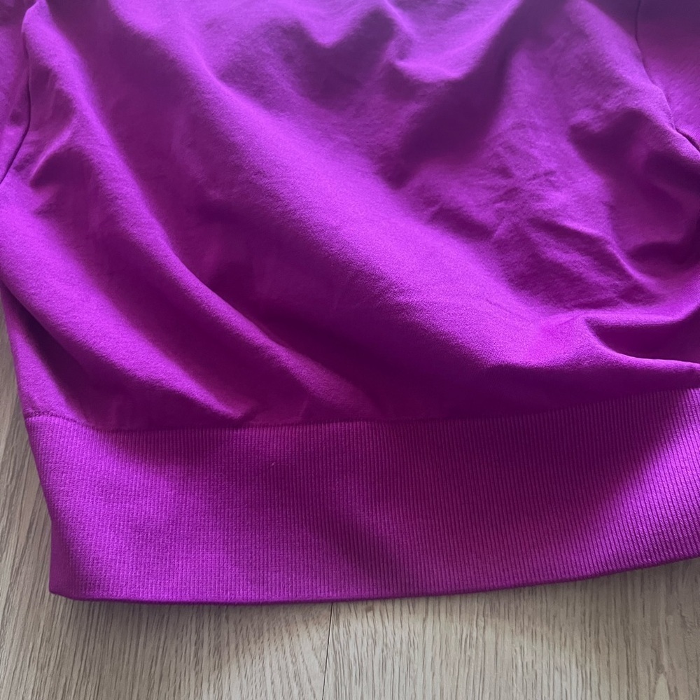 Vibrant Purple Activewear Crop Top Size Medium New - Picture 7 of 8